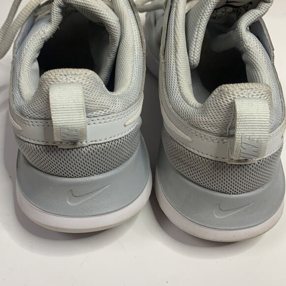 Nike Tessen Women’s Walking Casual Gray White Shoes Sneakers S-140 Size 7.5 - Picture 4 of 8